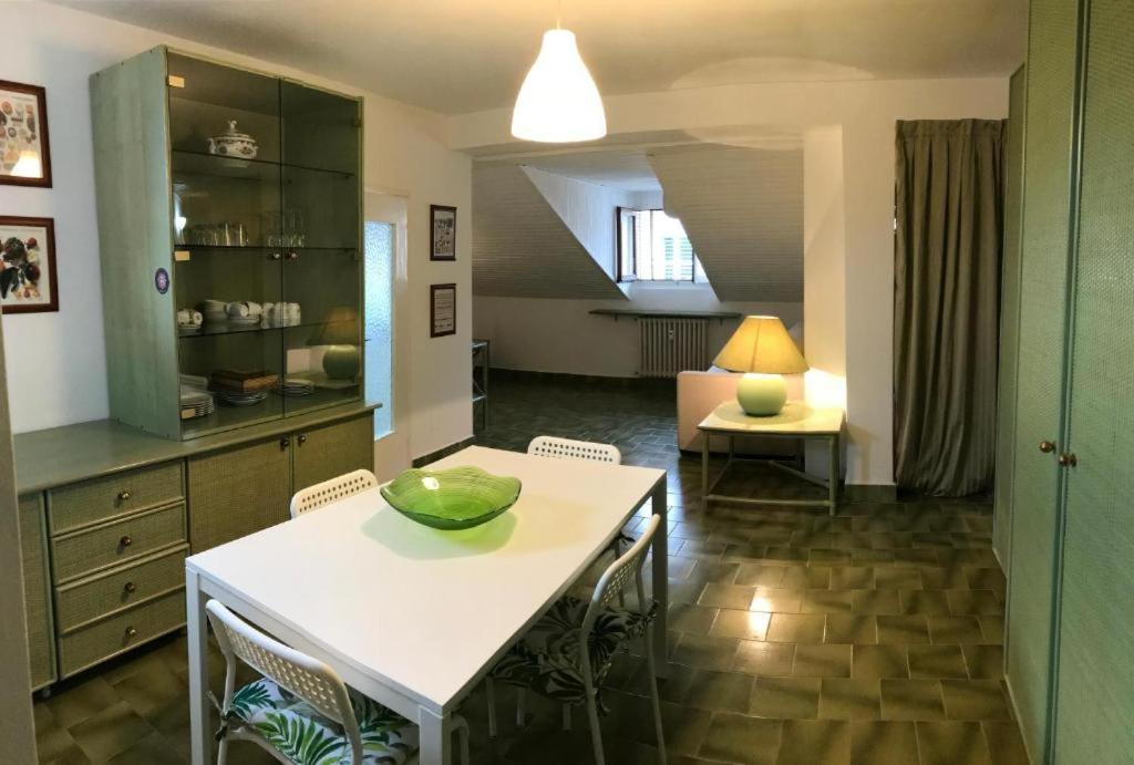 Appartamento La Mansarda Lecco Luaran gambar