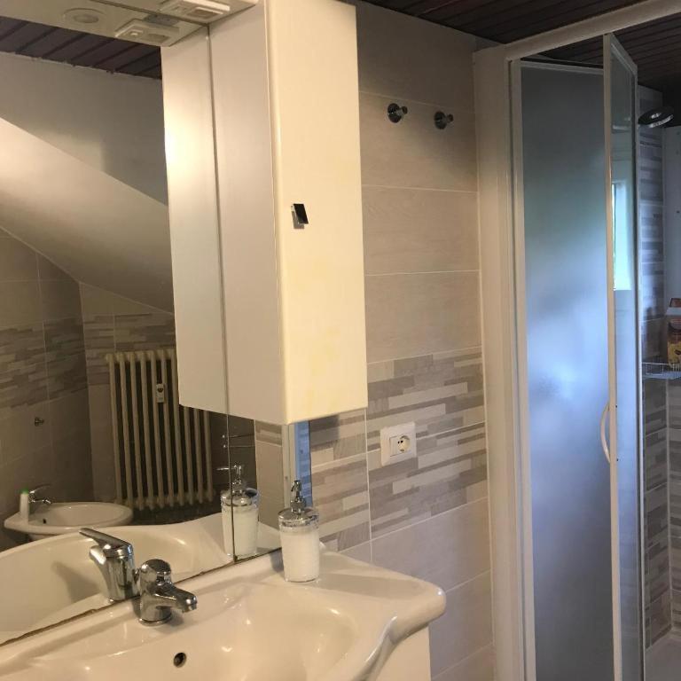 Appartamento La Mansarda Lecco Luaran gambar