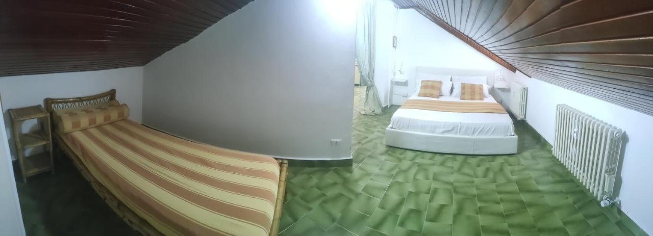 Appartamento La Mansarda Lecco Luaran gambar